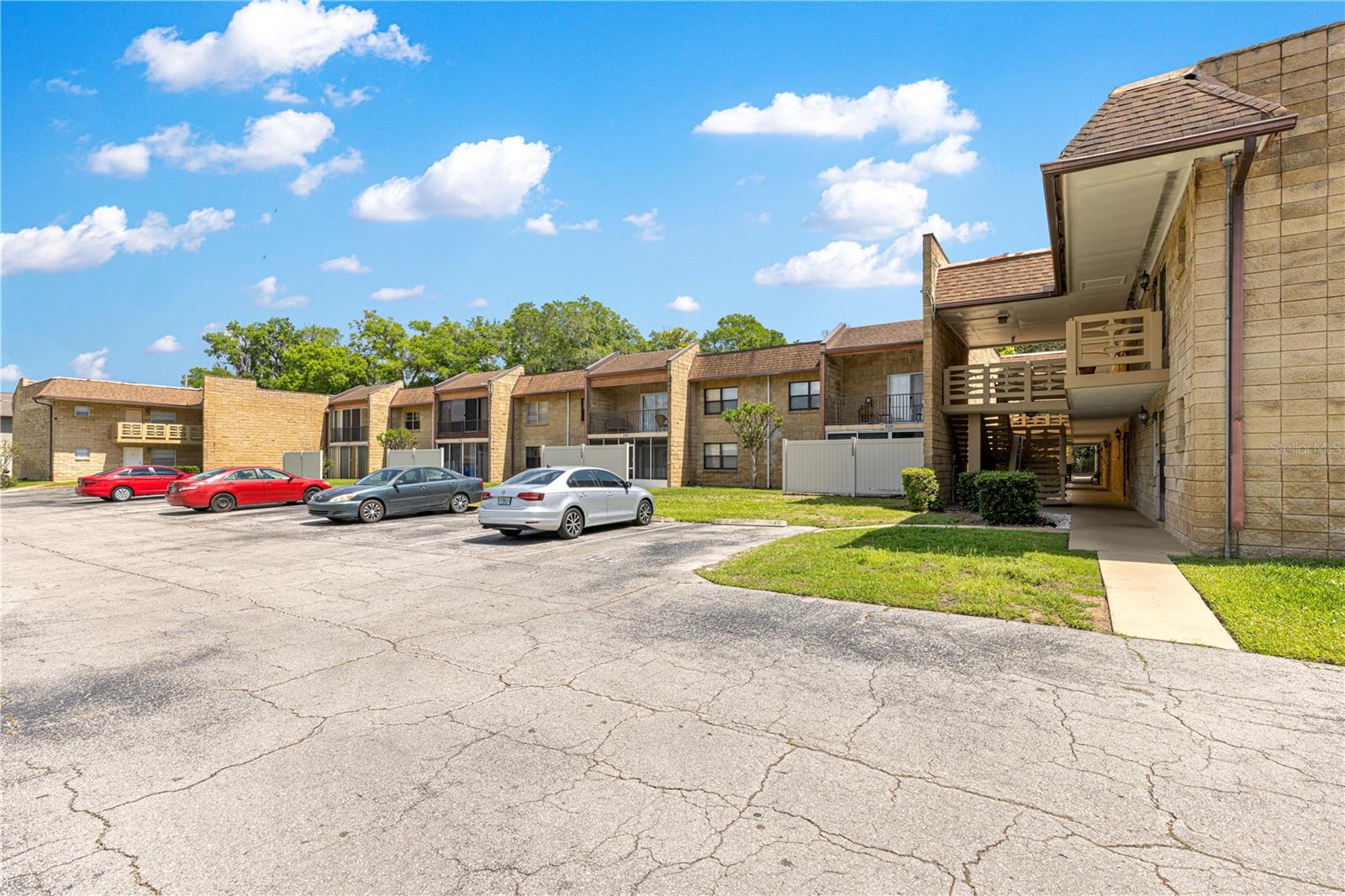 THE THREE KINGS CONDOMINIUM - Residential