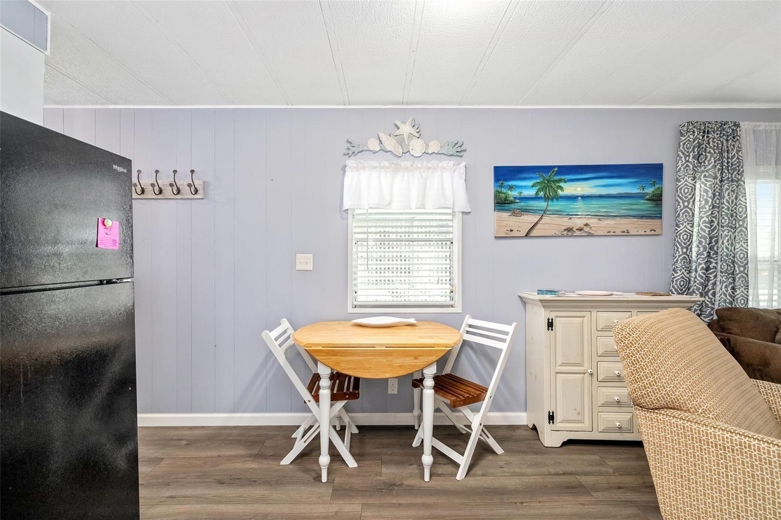 PALM LAKE ESTATES - Residential