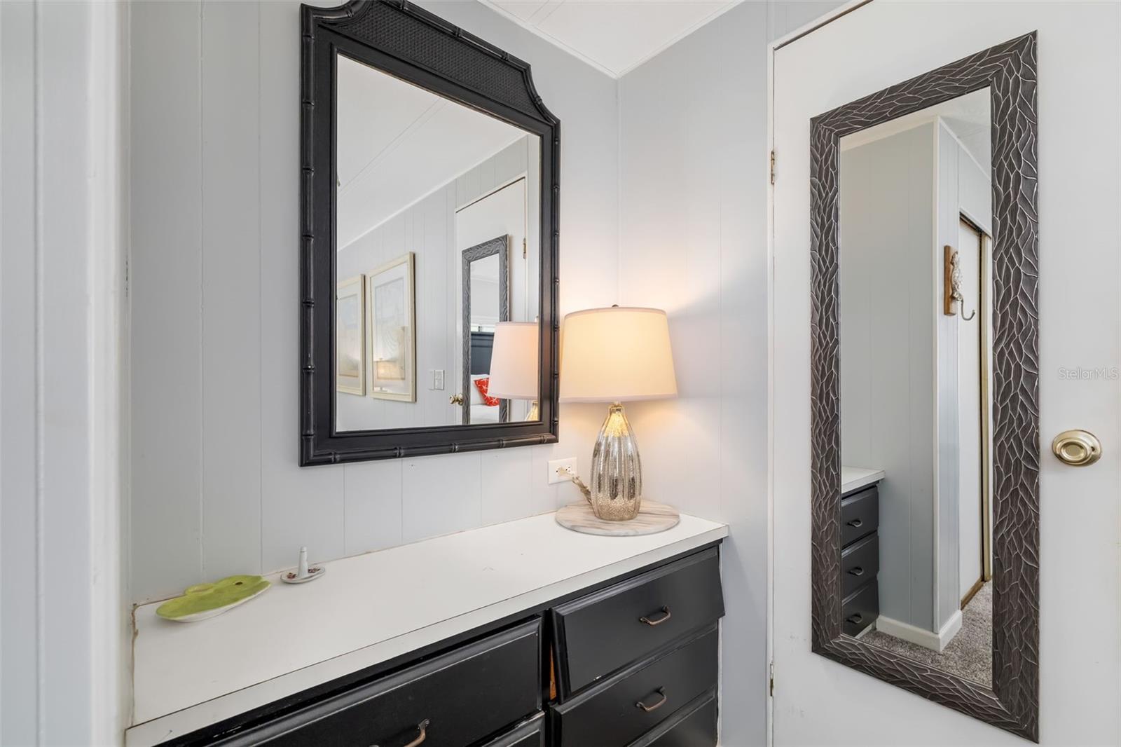 PALM LAKE ESTATES - Residential