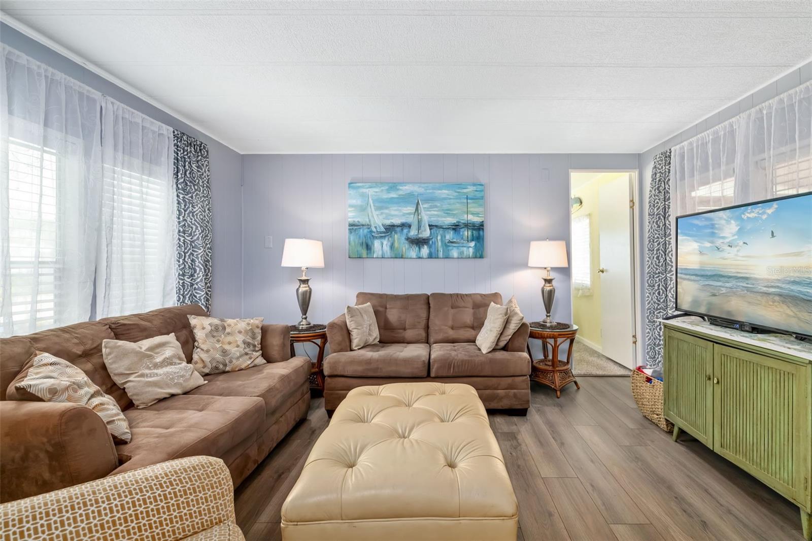 PALM LAKE ESTATES - Residential