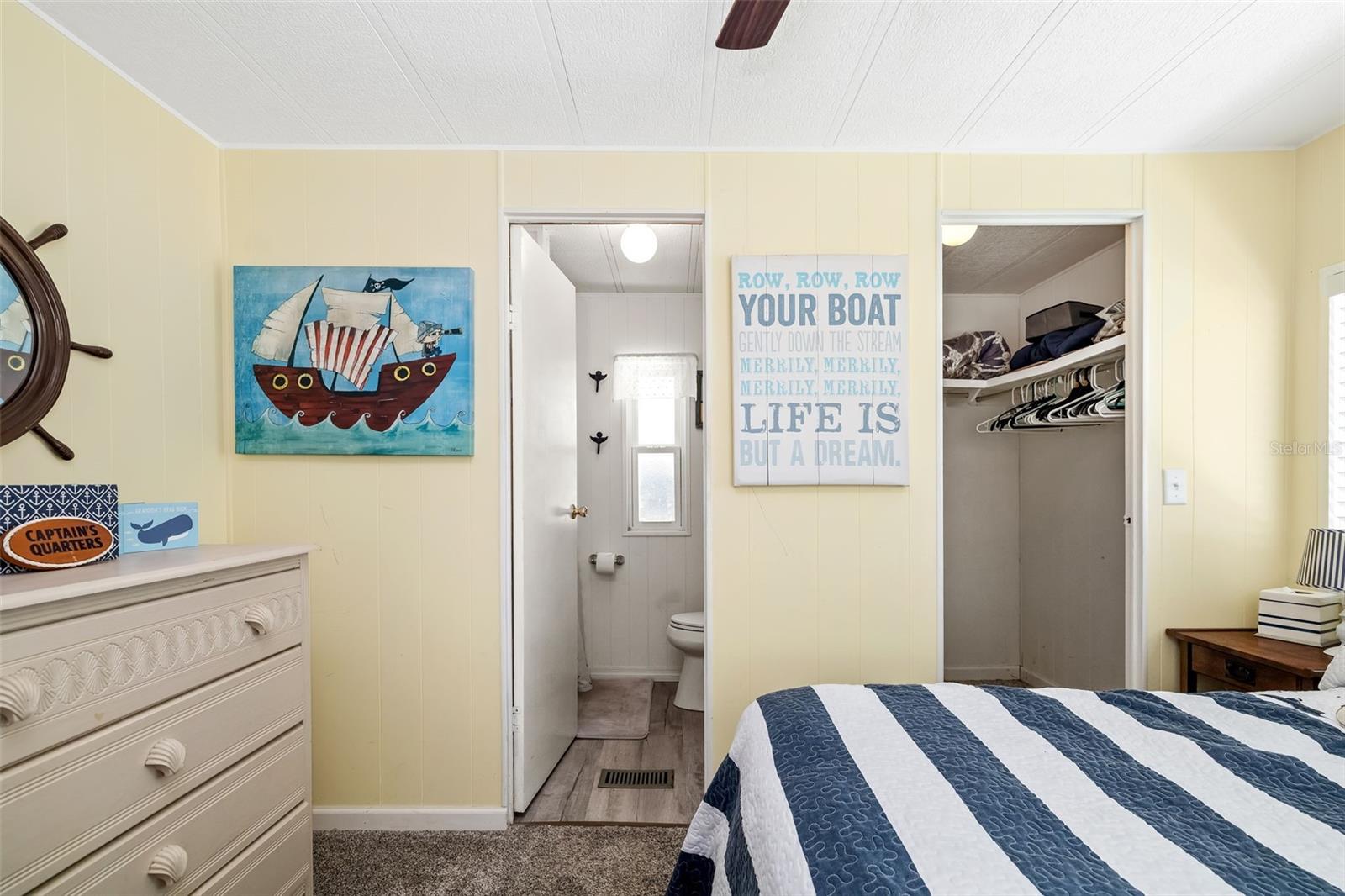 PALM LAKE ESTATES - Residential