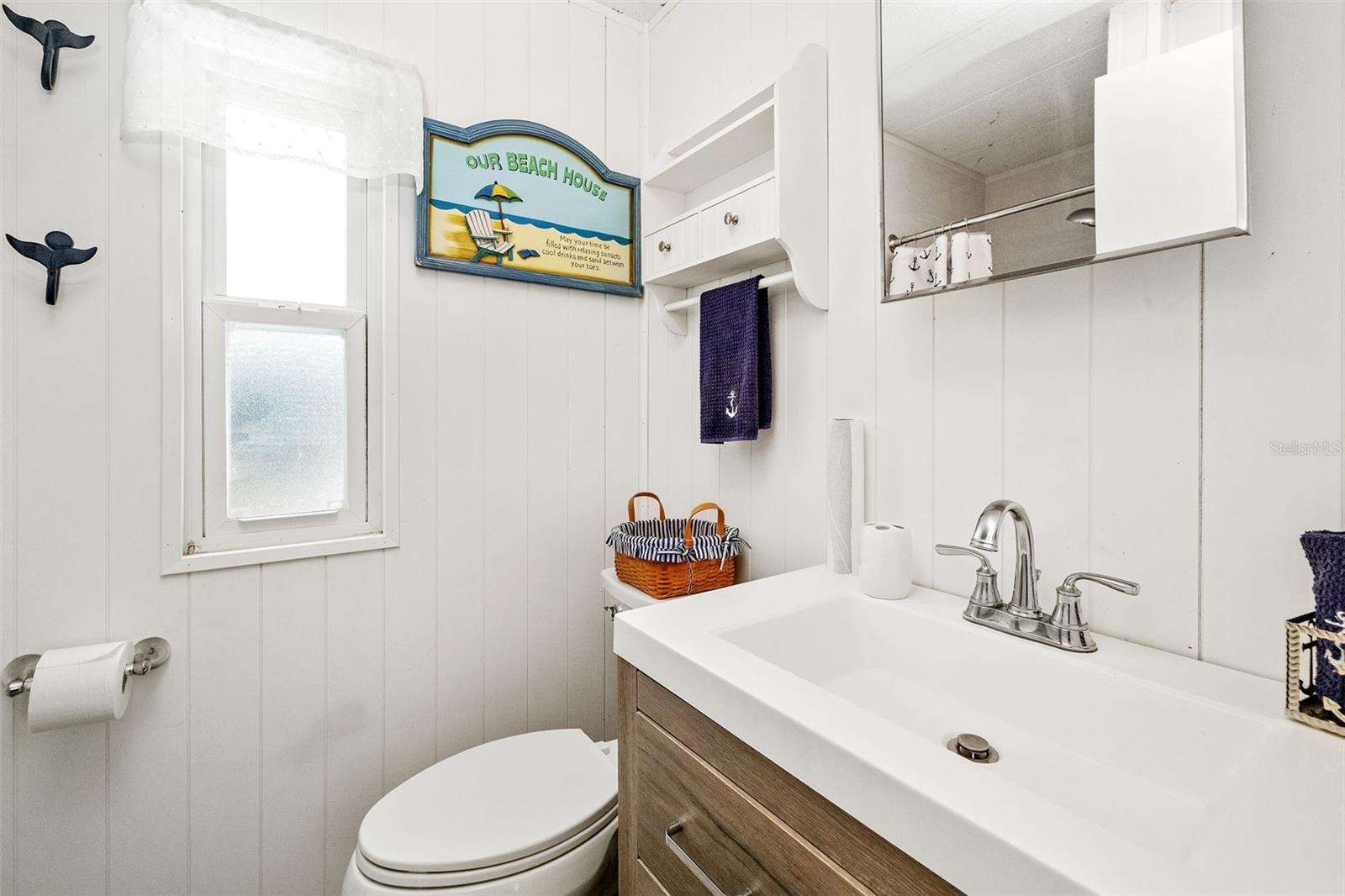 PALM LAKE ESTATES - Residential