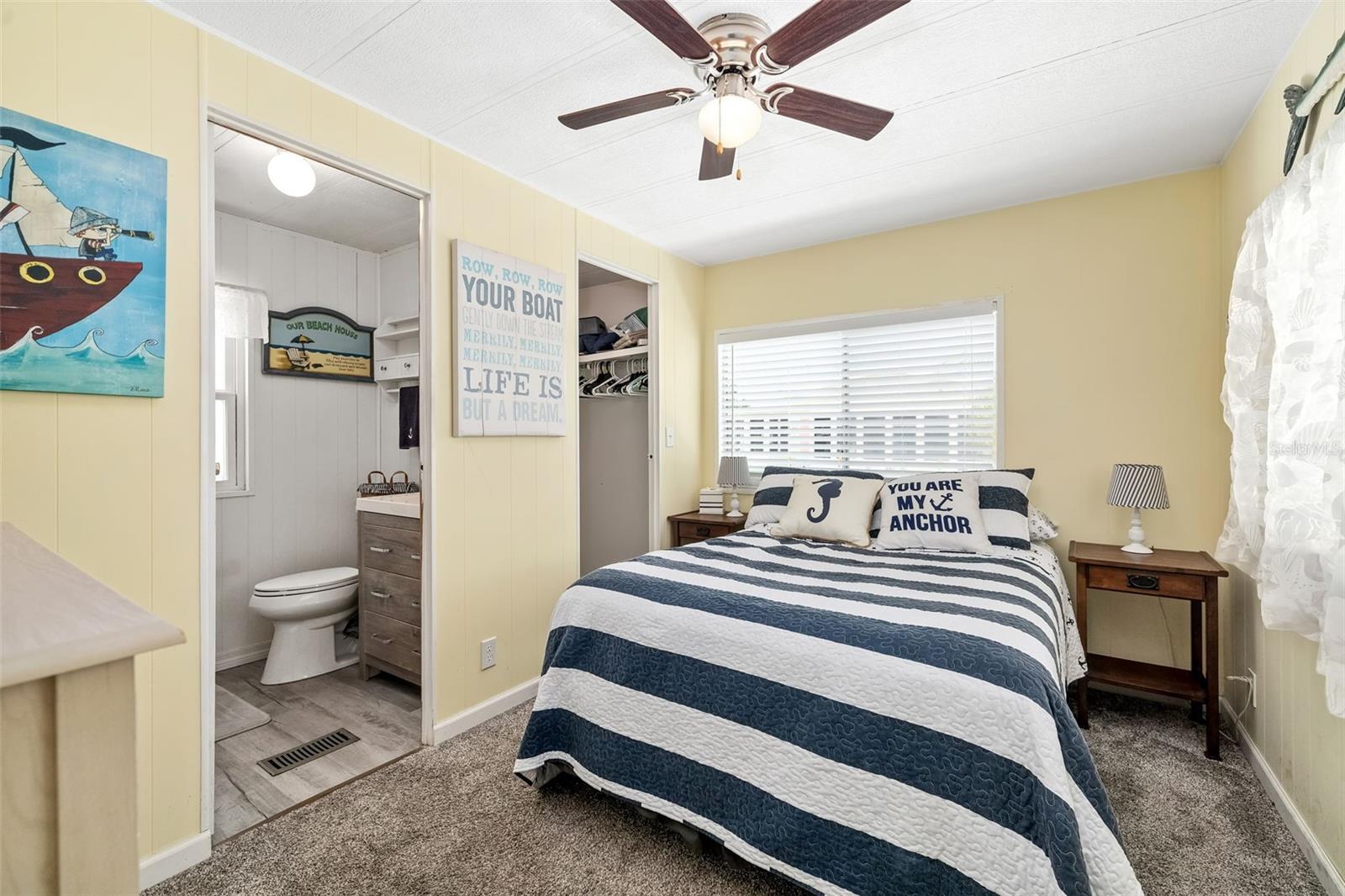 PALM LAKE ESTATES - Residential