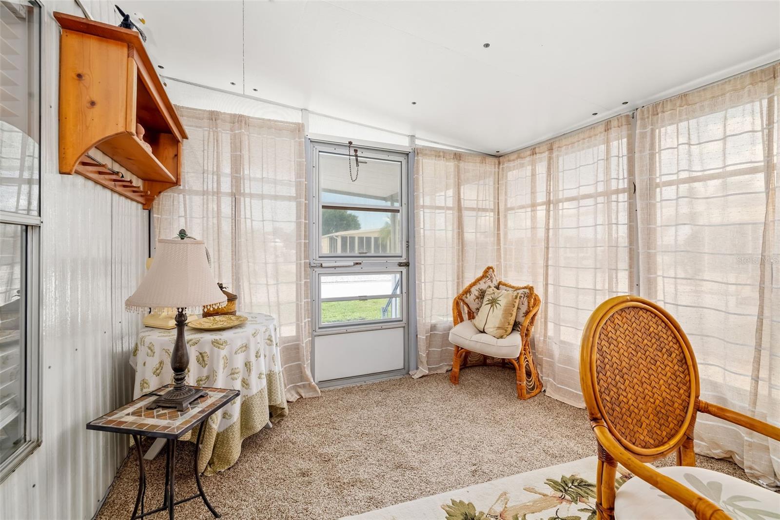 PALM LAKE ESTATES - Residential