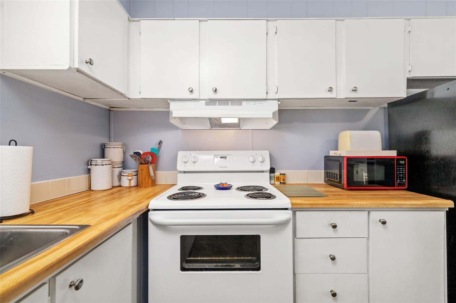 PALM LAKE ESTATES - Residential