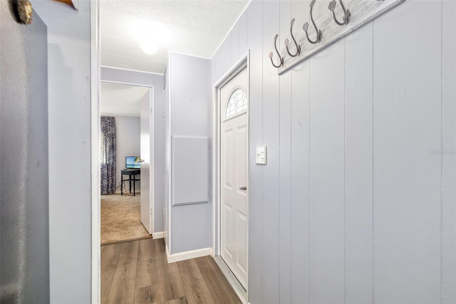 PALM LAKE ESTATES - Residential