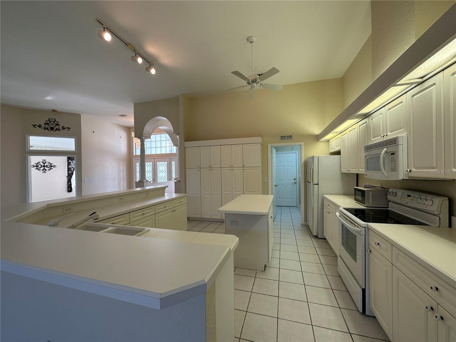 OAK RUN THE FOUNTAINS PHASE II - Residential