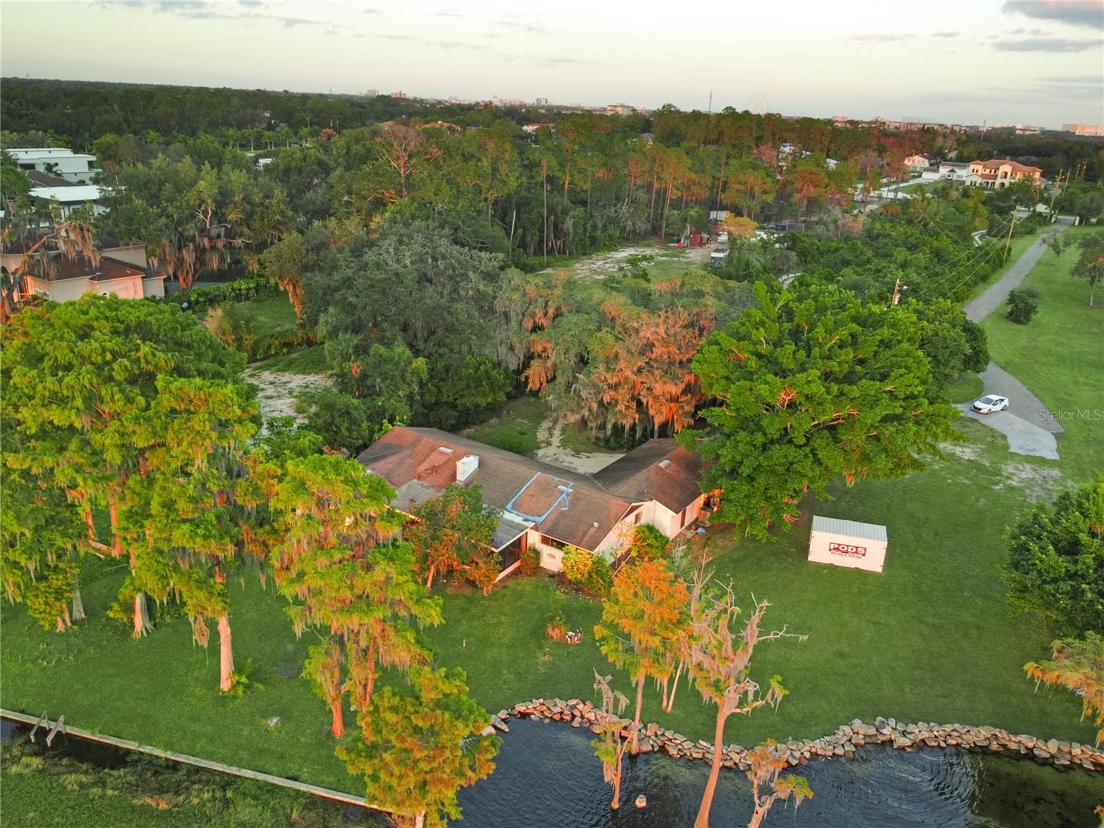 MILLIONAIRS ROW - Land