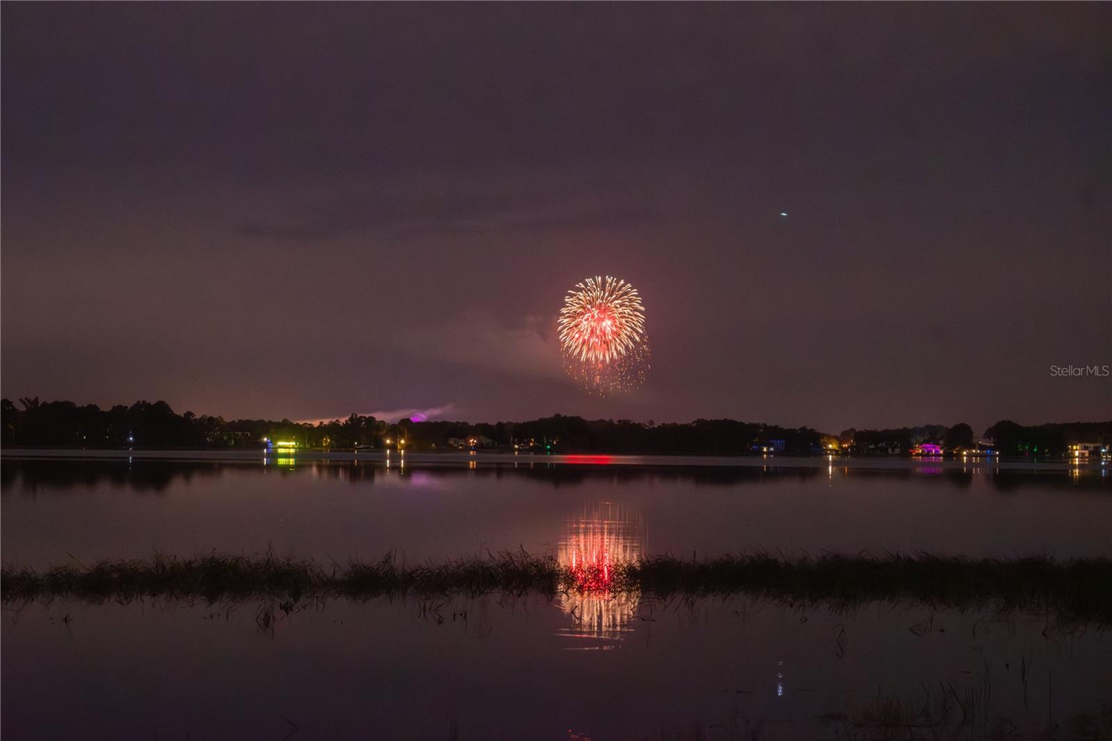 MILLIONAIRS ROW - Land