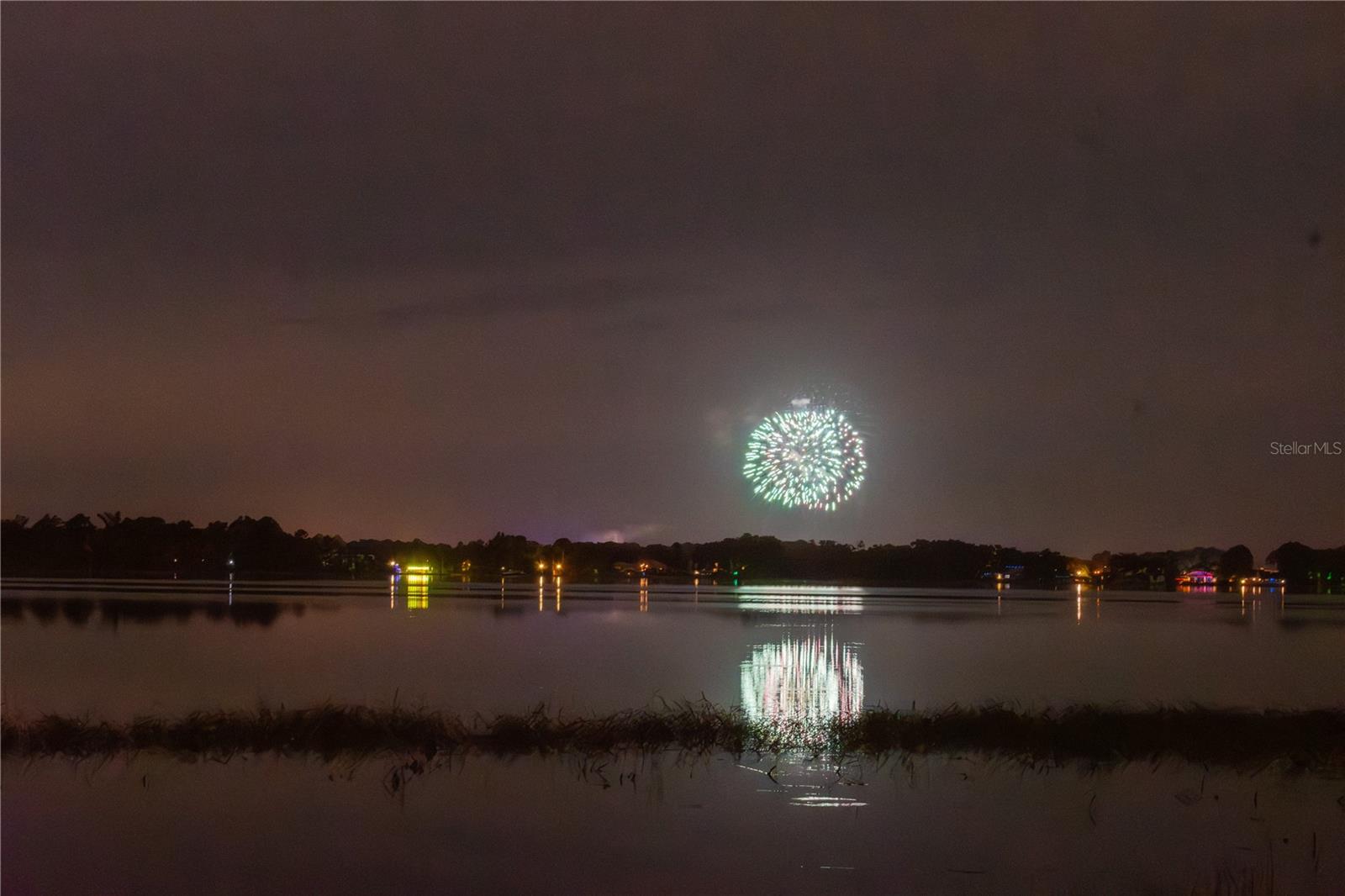 MILLIONAIRS ROW - Land