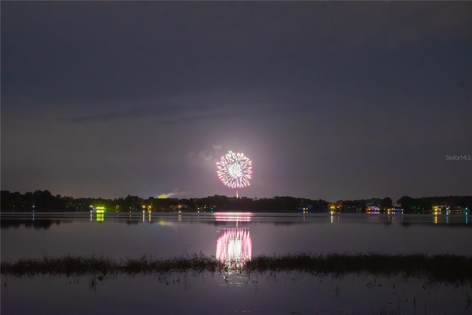 MILLIONAIRS ROW - Land