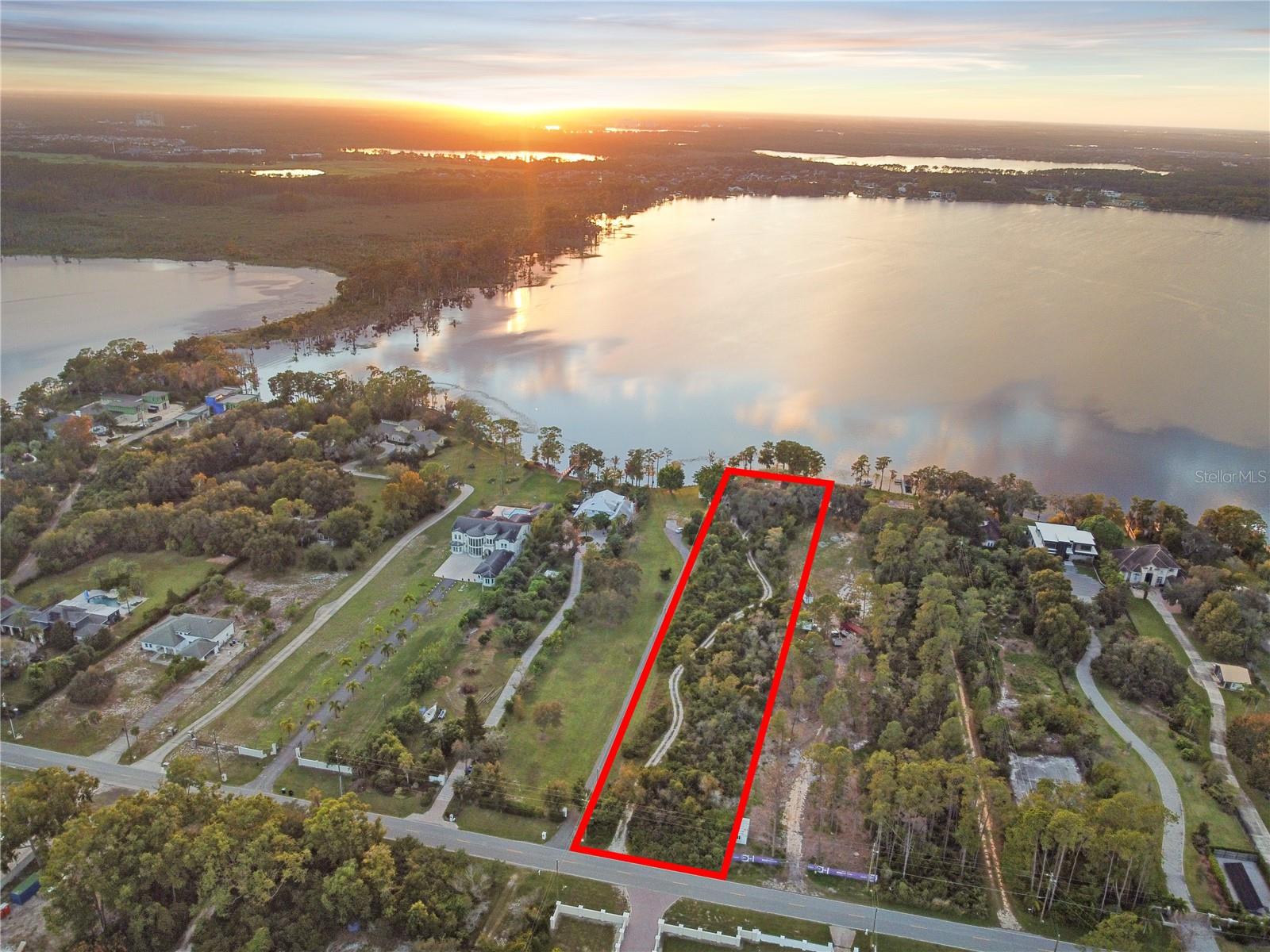 MILLIONAIRS ROW - Land