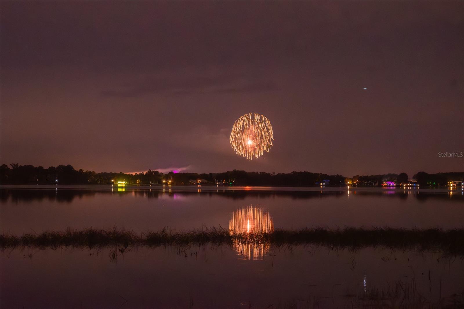 MILLIONAIRS ROW - Land