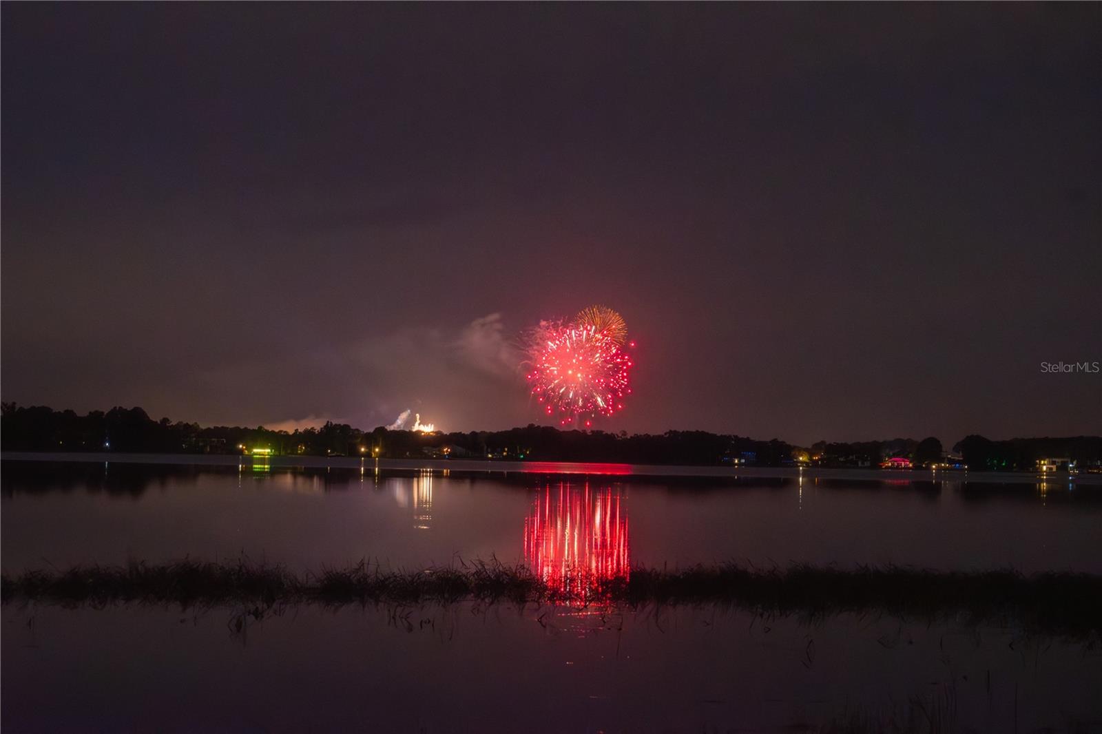 MILLIONAIRS ROW - Land