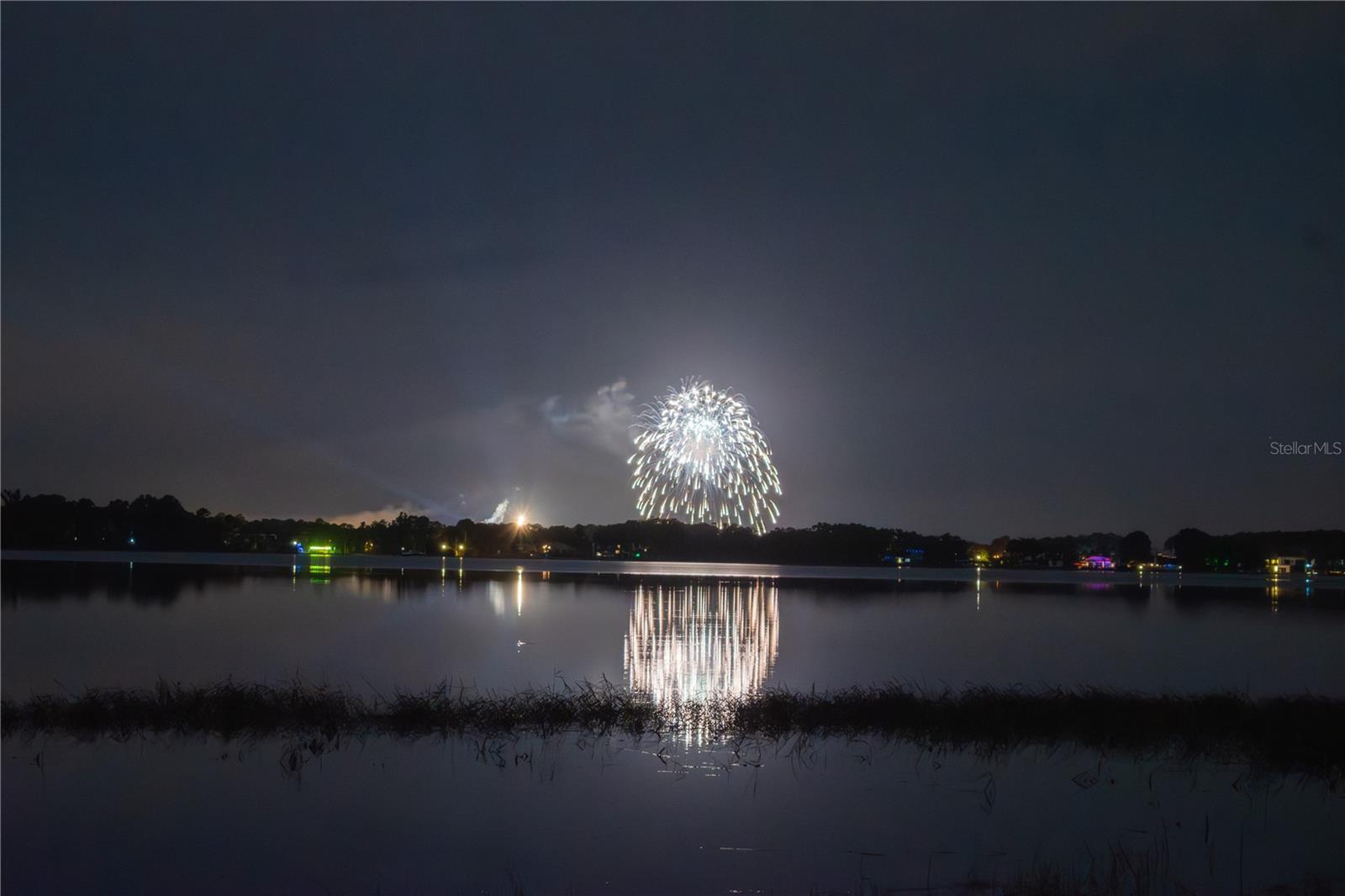 MILLIONAIRS ROW - Land