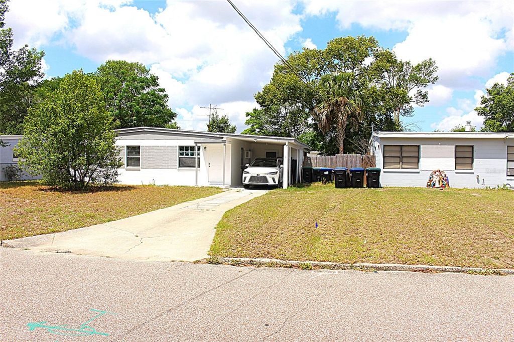 Photo of 520 Hacienda Court, Orlando, FL 32809 (MLS # O6404953)