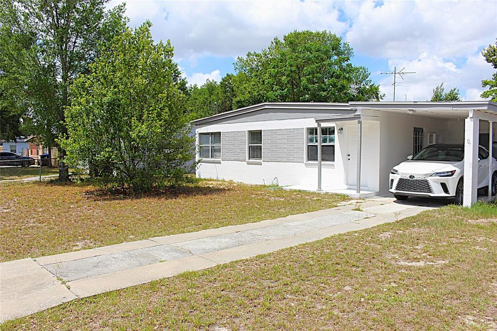 Photo of 520 Hacienda Court, Orlando, FL 32809 (MLS # O6404953)