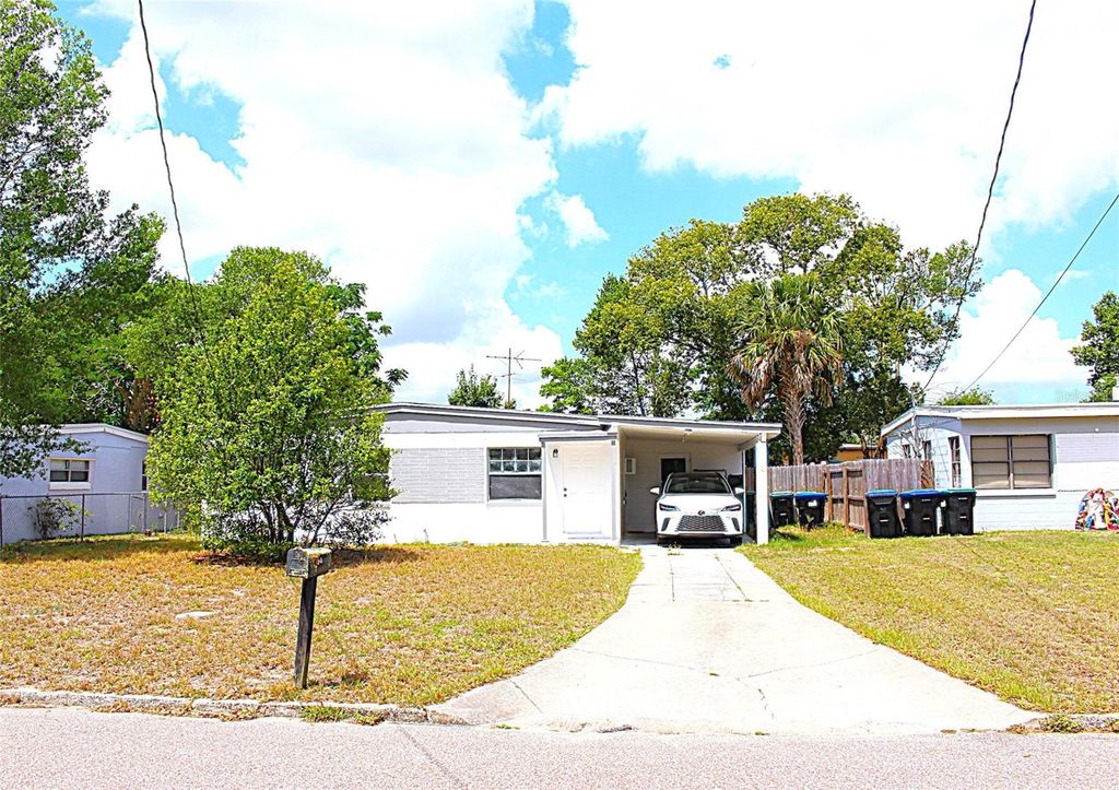 Photo of 520 Hacienda Court, Orlando, FL 32809 (MLS # O6404953)