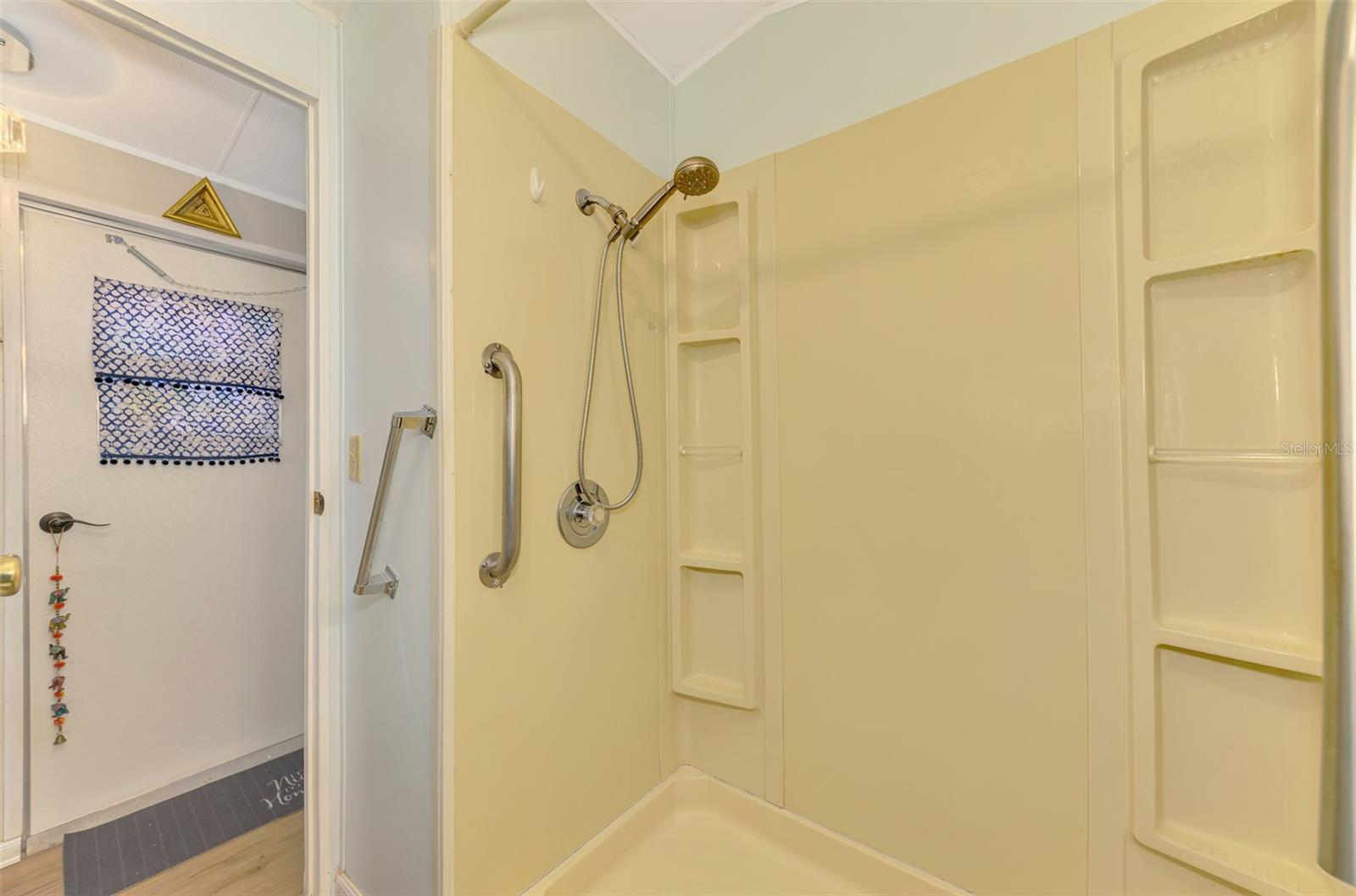 LAZY LAGOON MOB HME PARK COOP - Residential