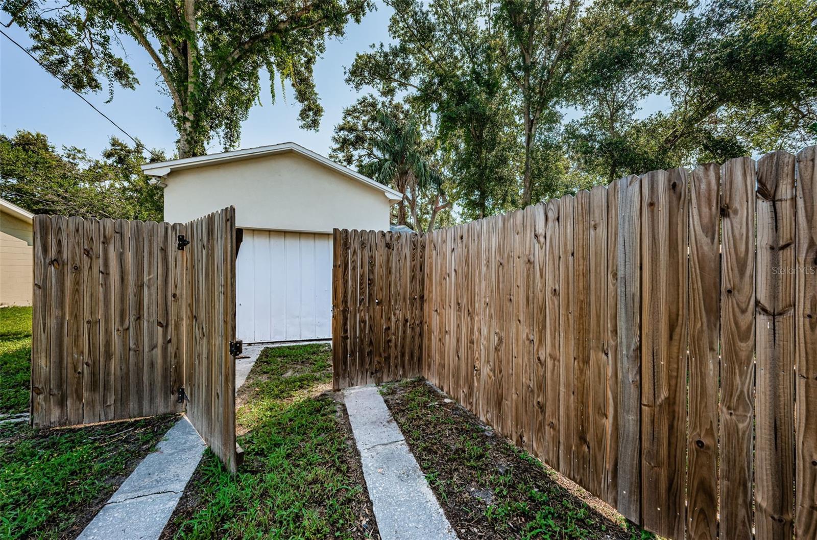 ROUSE MANOR - Residential