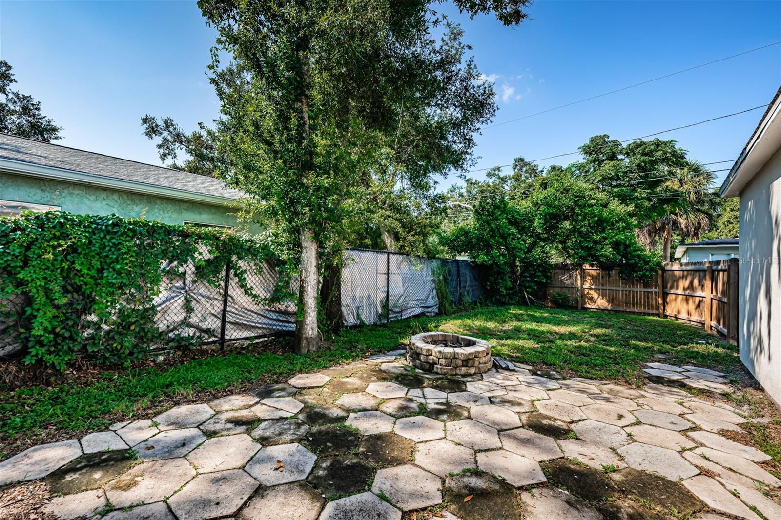 ROUSE MANOR - Residential