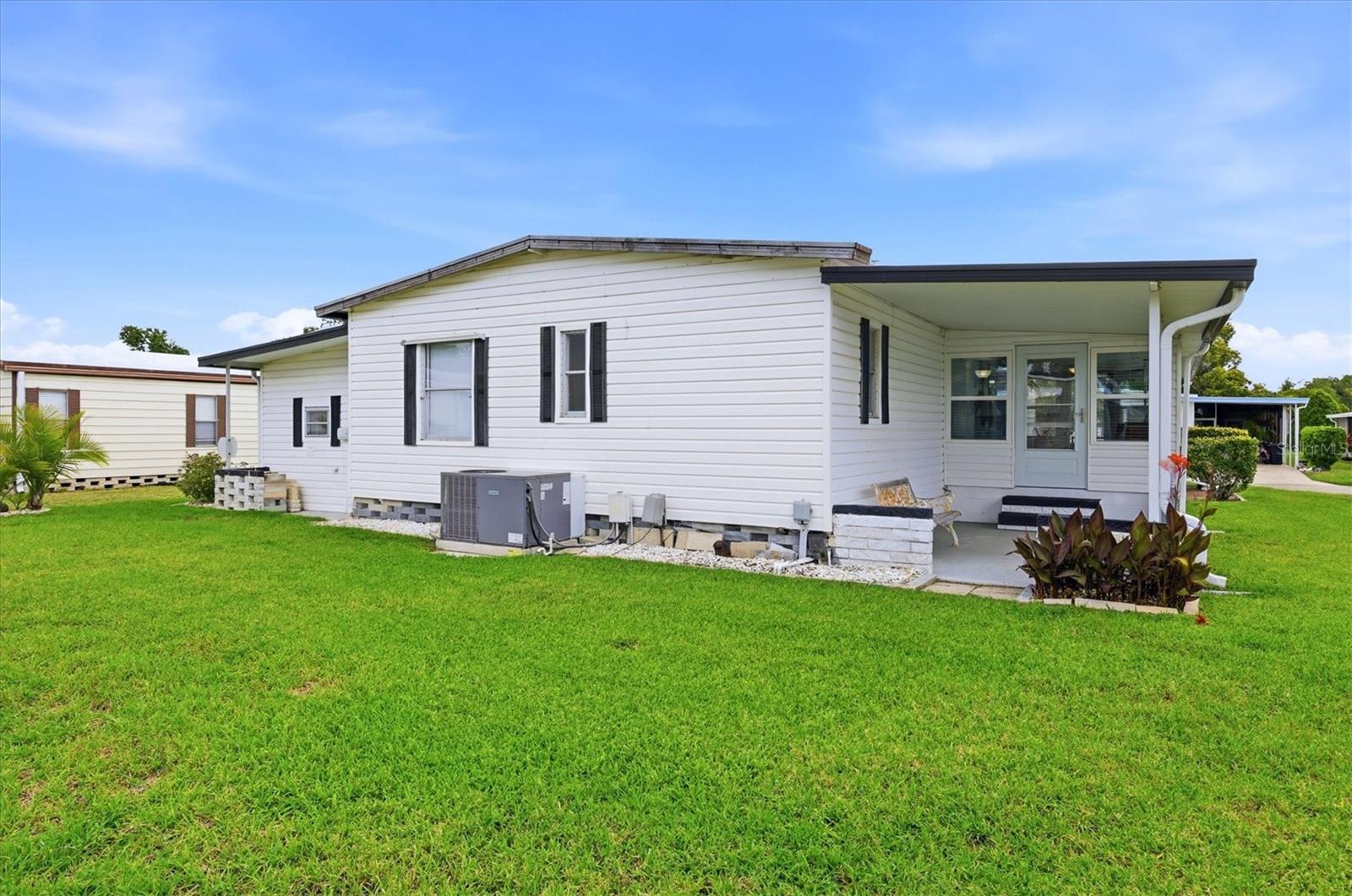 SHADOW BROOK MOBILE HOME - Residential