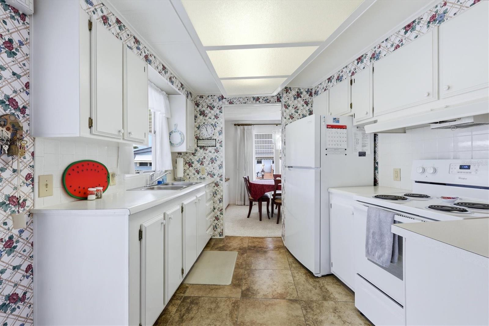 SHADOW BROOK MOBILE HOME - Residential