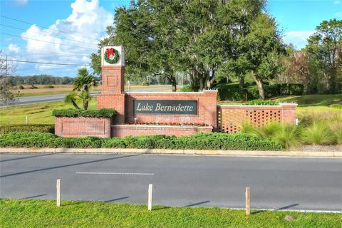 A home in ZEPHYRHILLS