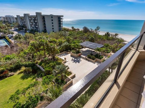 A home in LONGBOAT KEY