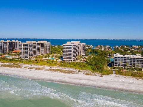 A home in LONGBOAT KEY