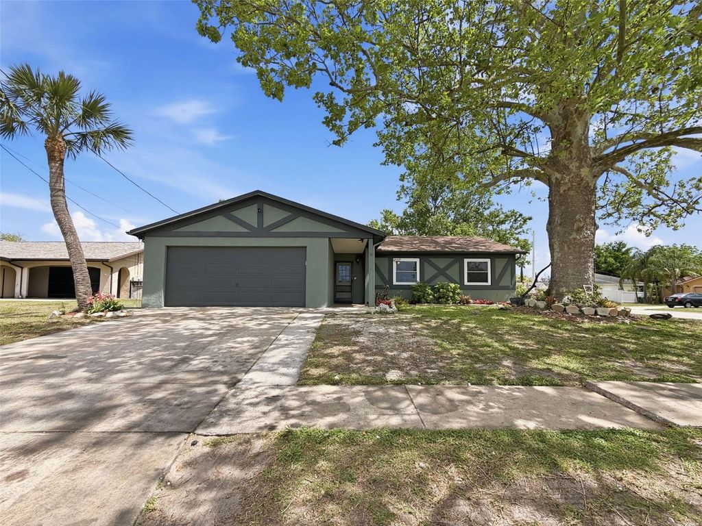 Photo of 16026 Surrey Drive, Hudson, FL 34667 (MLS # W7884522)