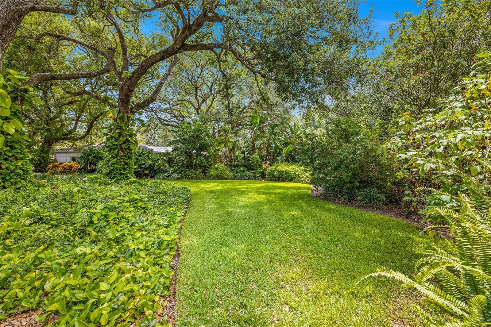 BAYSHORE CREST - Land