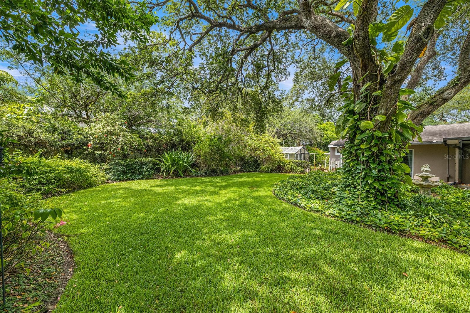 BAYSHORE CREST - Land