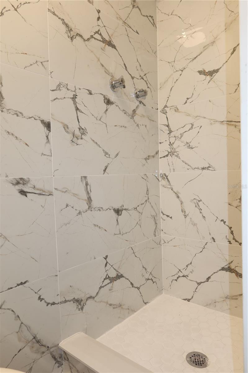 SIESTA TERRACE FIRST ADD - Residential Lease