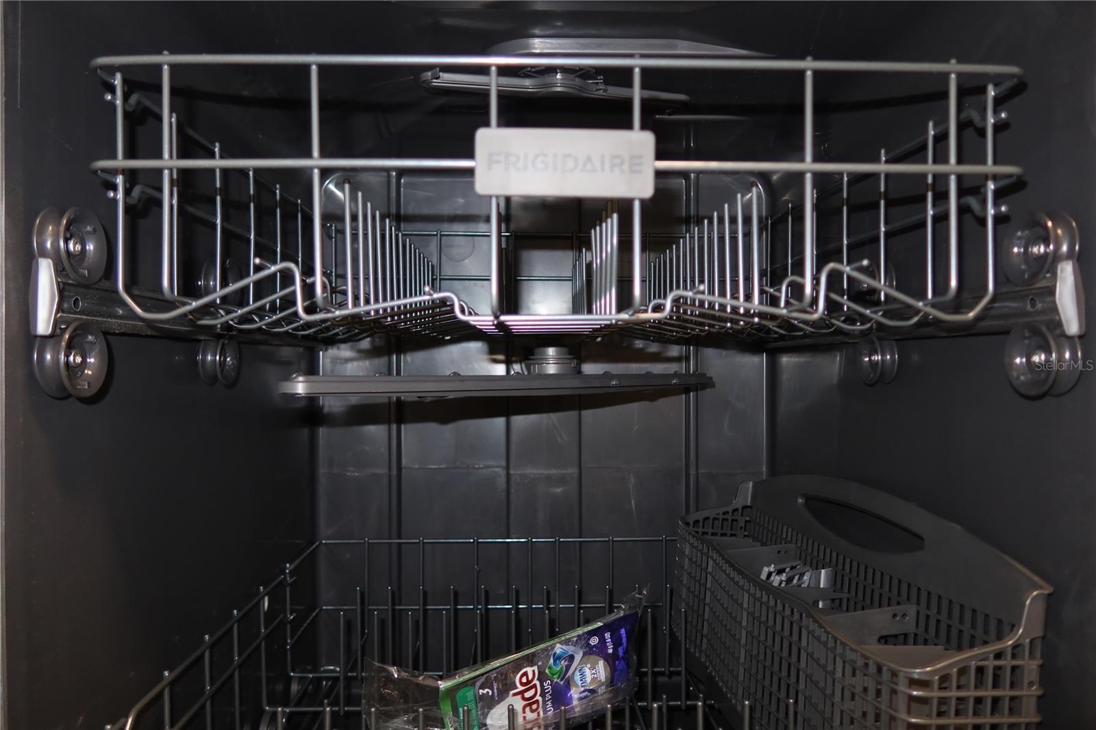 SIESTA TERRACE FIRST ADD - Residential Lease