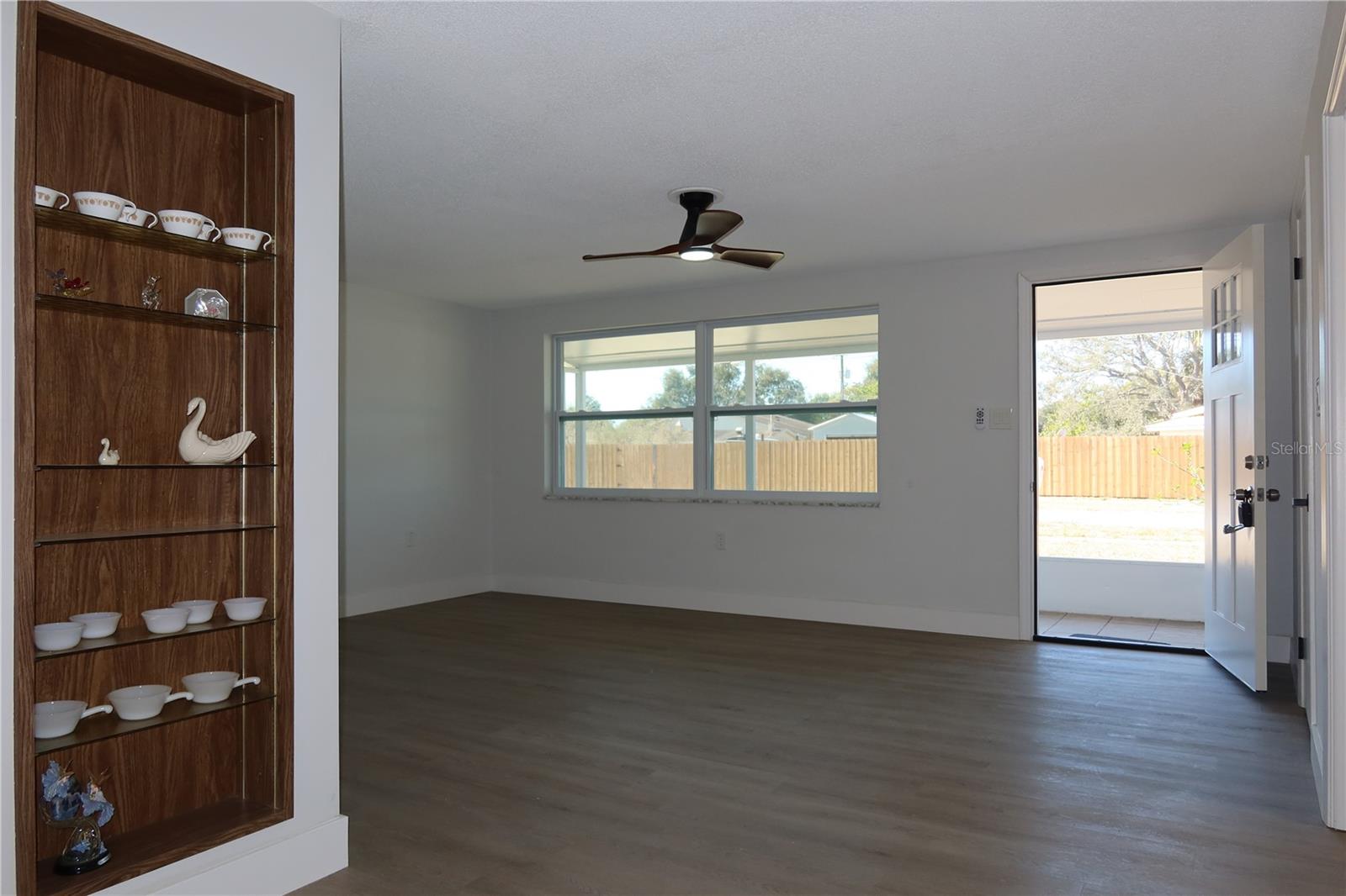 SIESTA TERRACE FIRST ADD - Residential Lease