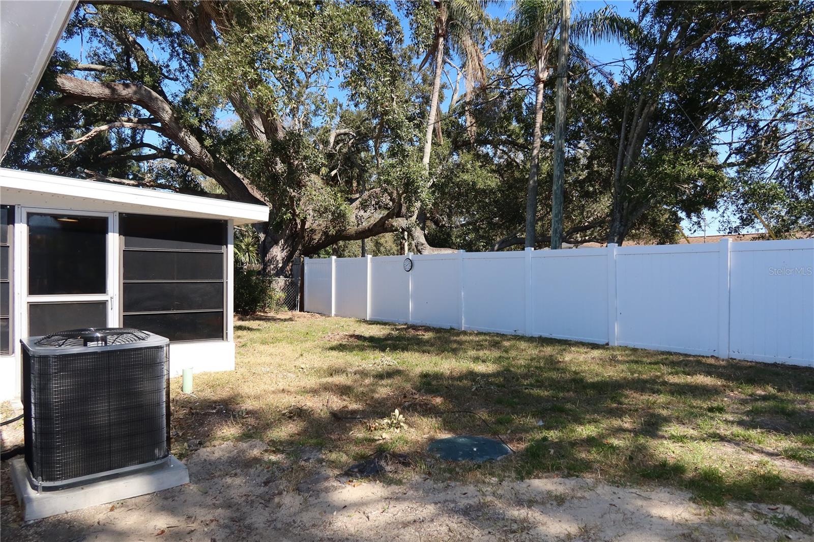 SIESTA TERRACE FIRST ADD - Residential Lease