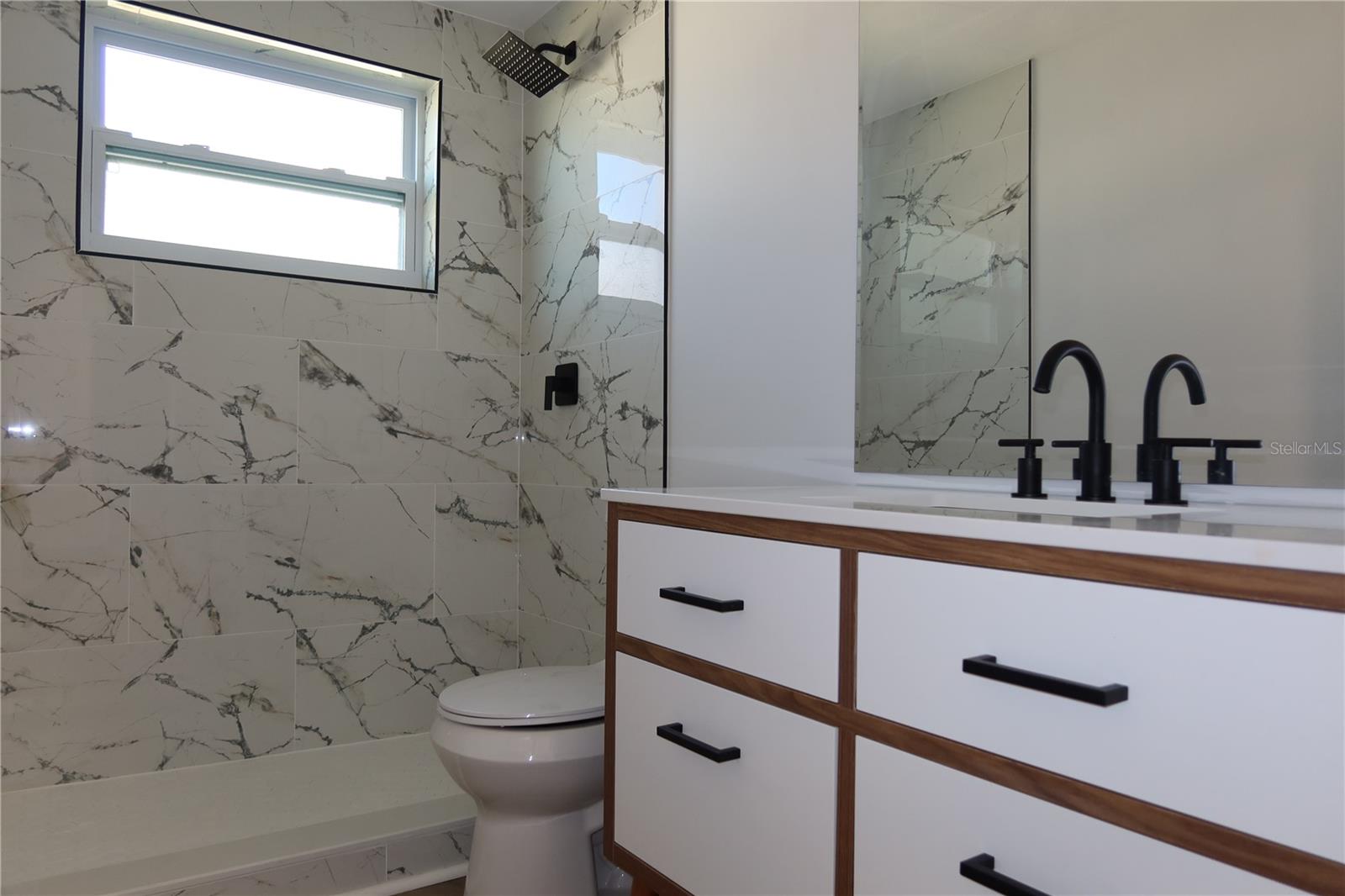 SIESTA TERRACE FIRST ADD - Residential Lease