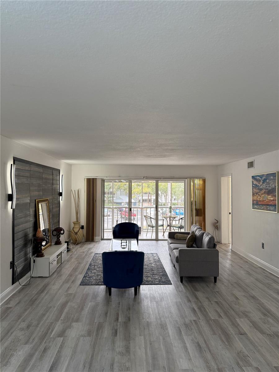 DOLLY BAY A VILLAGE ON LAKE TARPON - Residential Lease