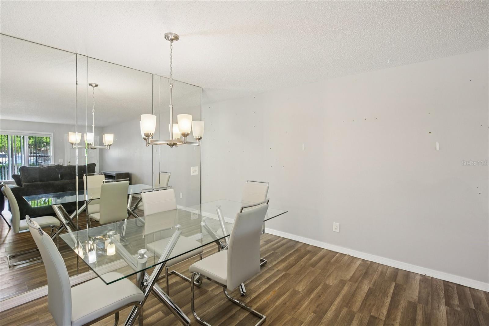 ON TOP OF THE WORLD - Residential