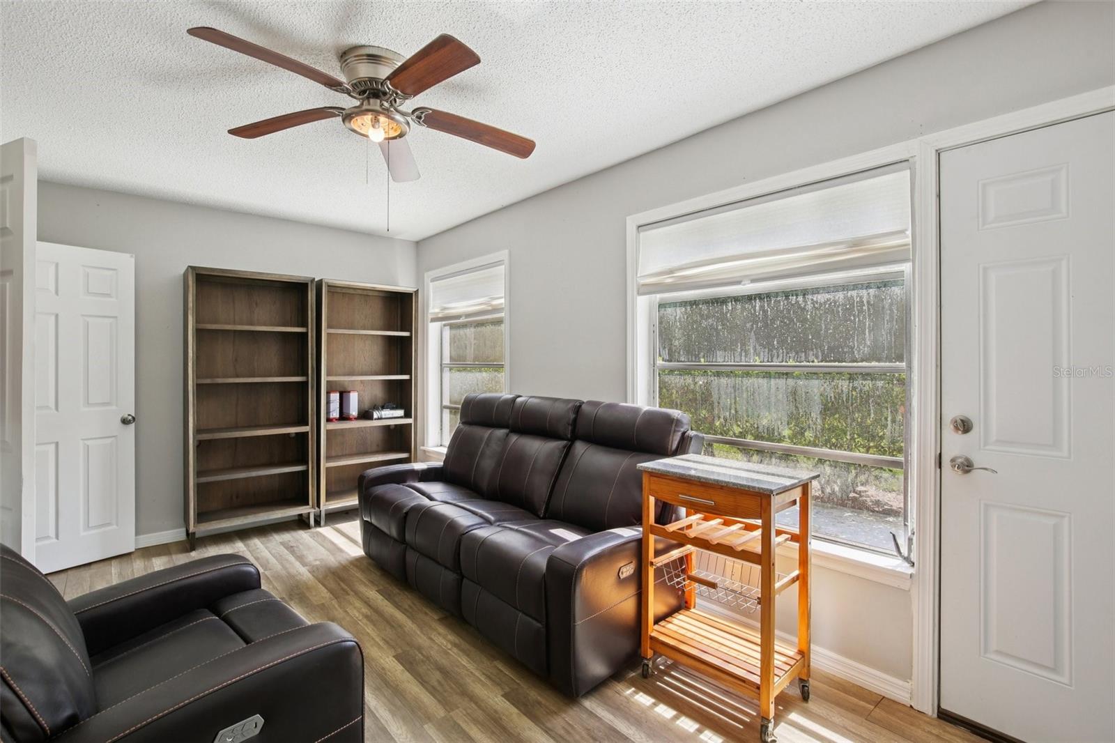 ON TOP OF THE WORLD - Residential