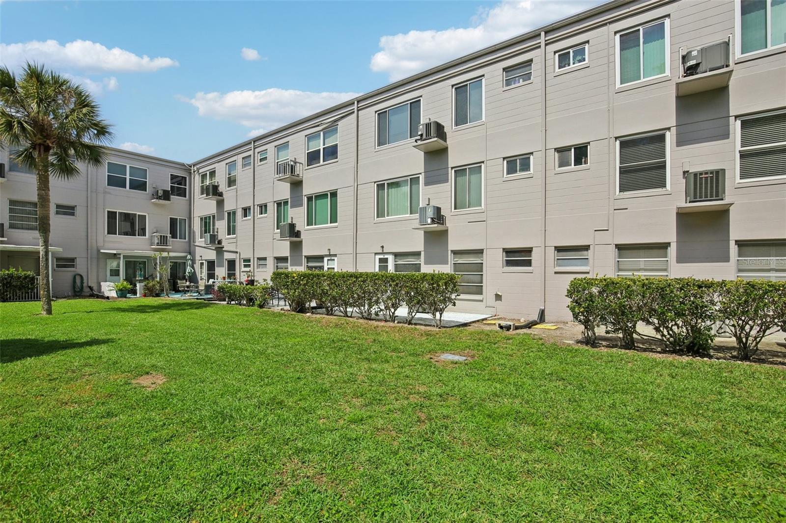 ON TOP OF THE WORLD - Residential