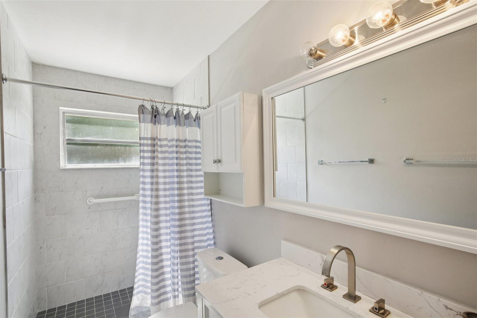 ON TOP OF THE WORLD - Residential