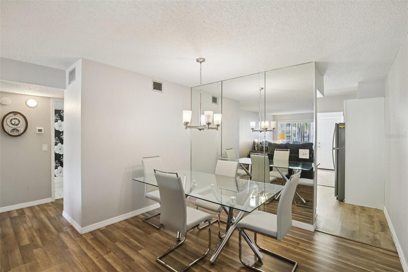 ON TOP OF THE WORLD - Residential