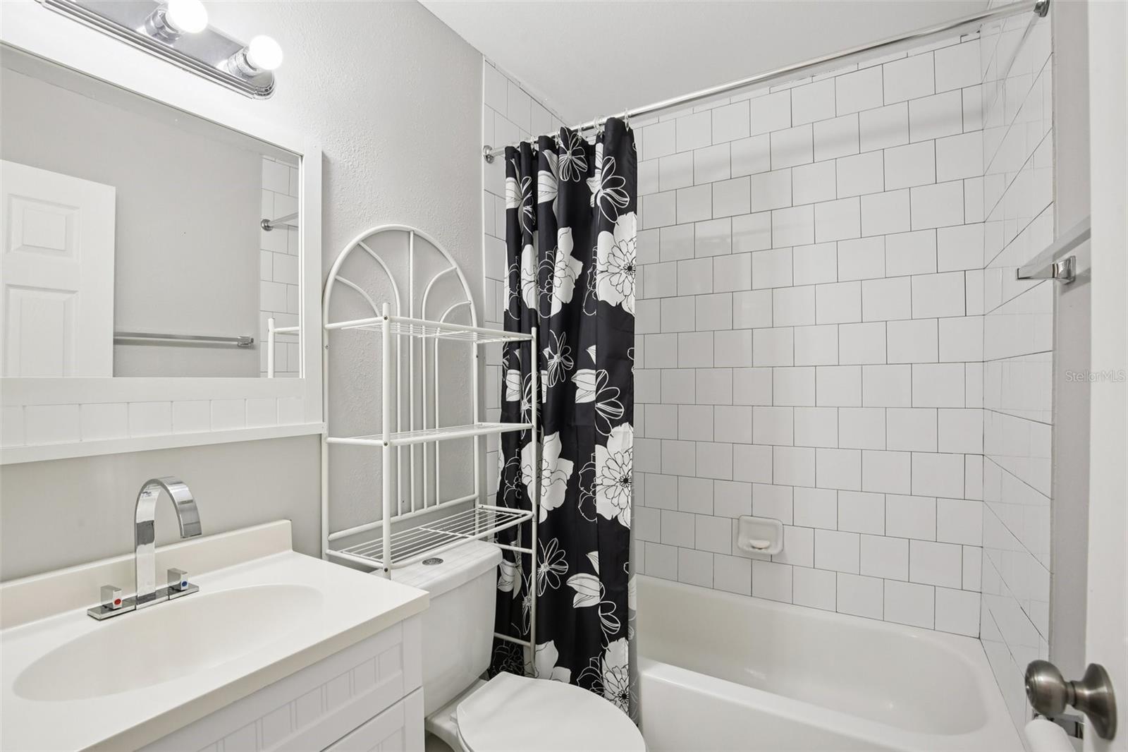 ON TOP OF THE WORLD - Residential