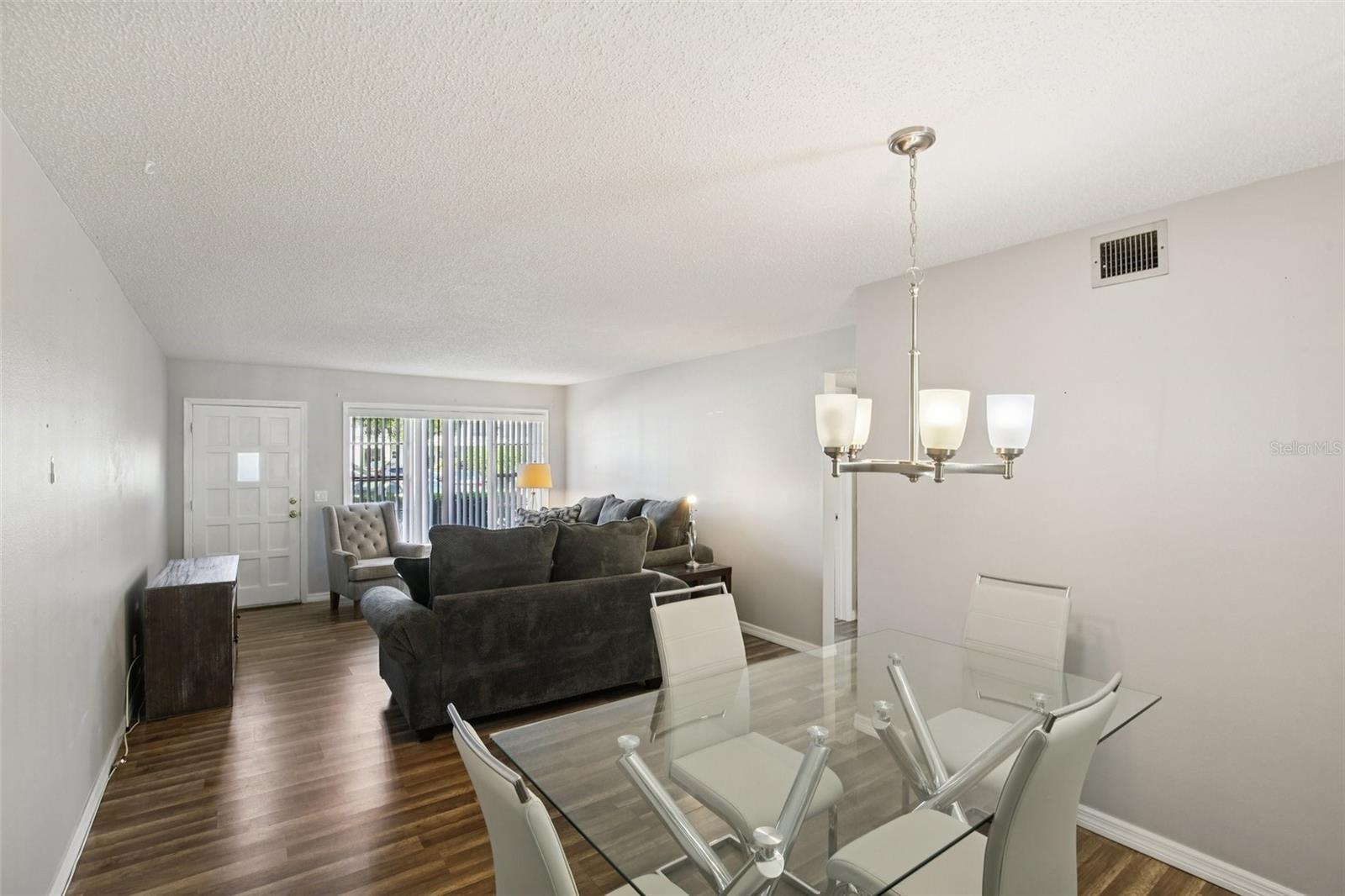 ON TOP OF THE WORLD - Residential