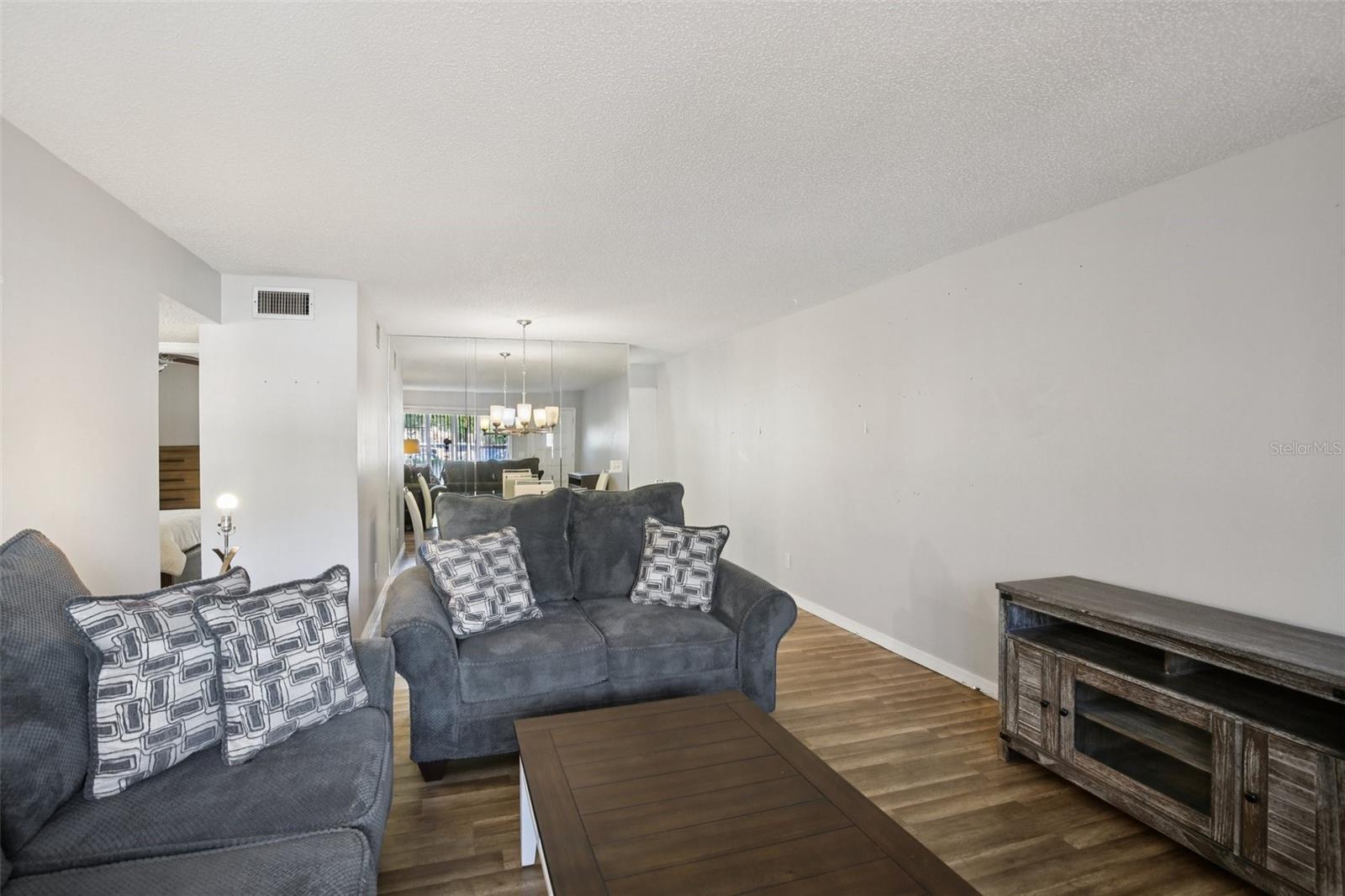 ON TOP OF THE WORLD - Residential