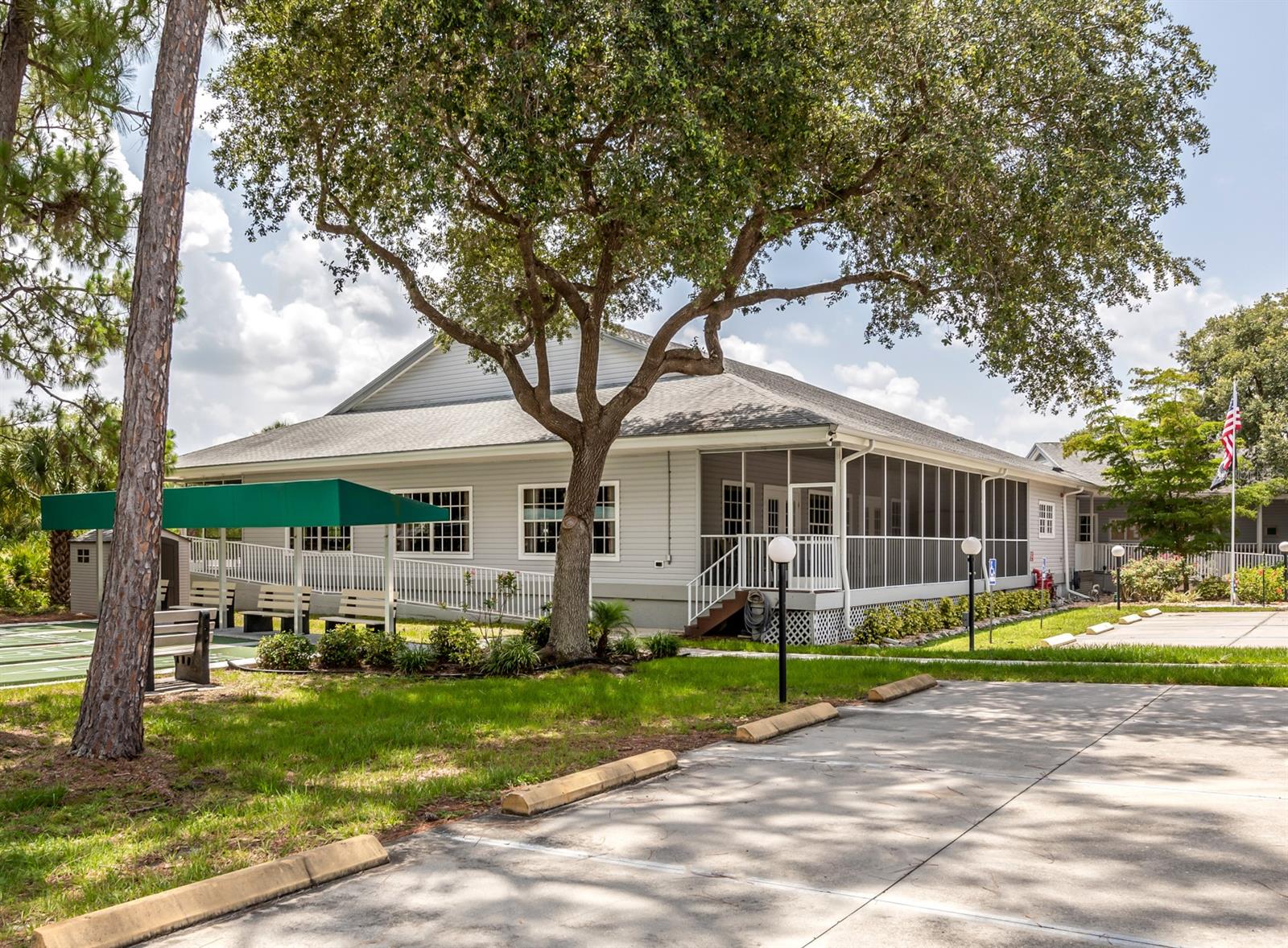 RIVERWALK MHP CO-OP - Residential