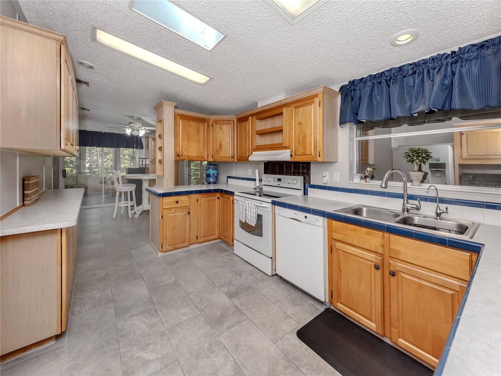 RIVERWALK MHP CO-OP - Residential