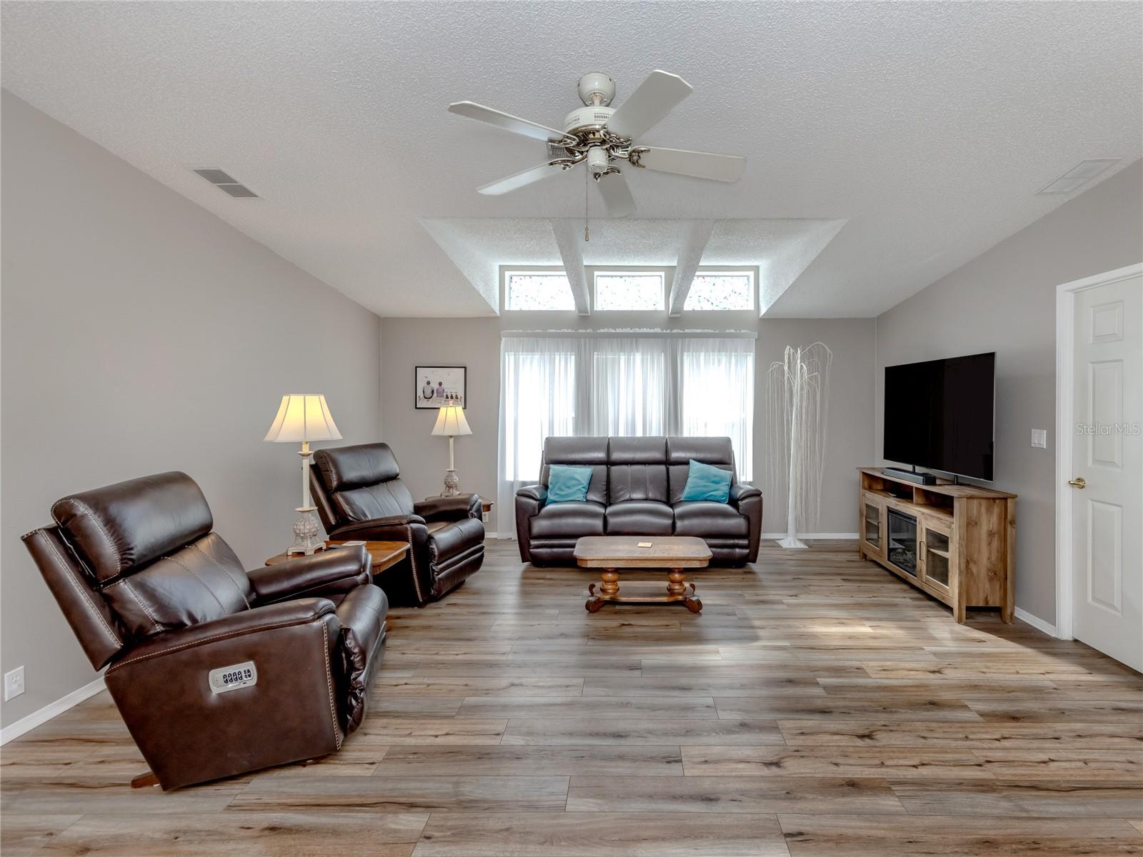 RIVERWALK MHP CO-OP - Residential